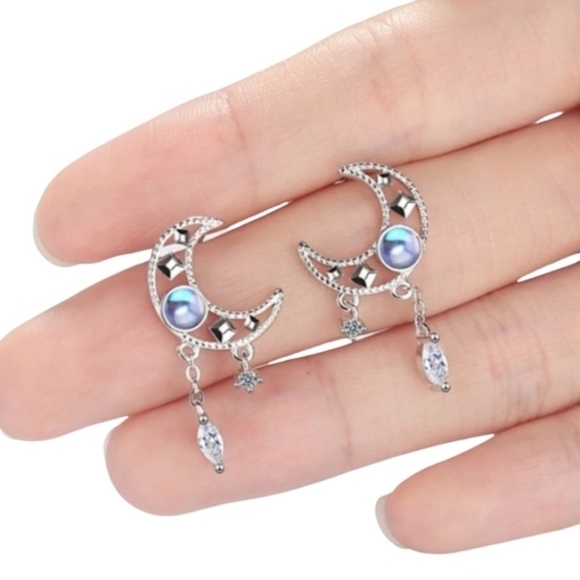 Cresent Moon Earrings - Picture 2 of 4